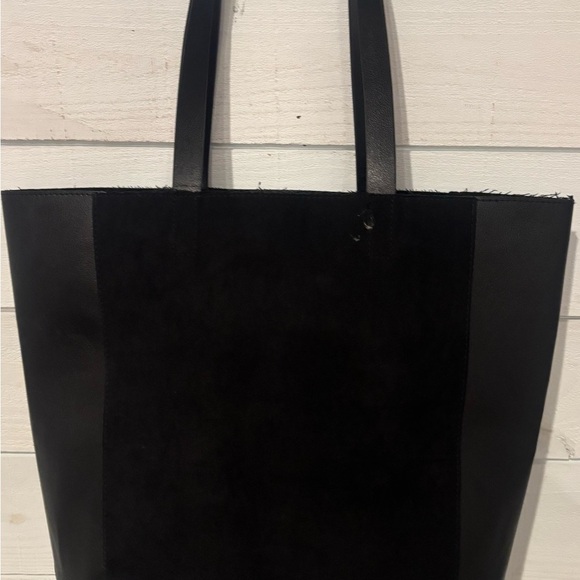 Donna Karan Large Tote Bag
Cashmere Mist Black Designer 14 in×16 in
Never Used ! - Picture 11 of 15